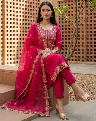 Pink embroidered straight kurta trousers with dupatta set 4