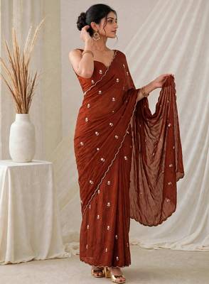 Partywear crush saree with handwork flower butti and contrast border 4