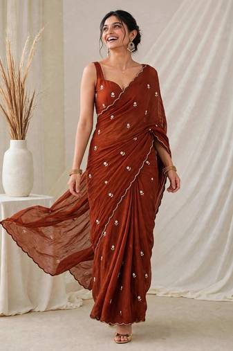 Partywear crush saree with handwork flower butti and contrast border