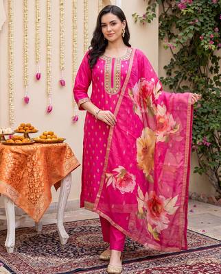 Pink embroidered straight kurta trousers with dupatta set 2