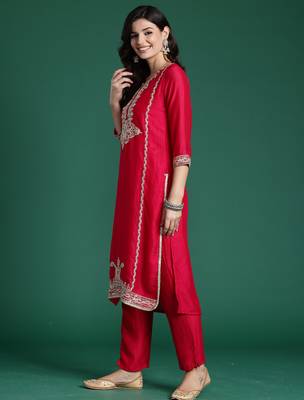 Magenta embroidered straight kurta trousers with dupatta set 3