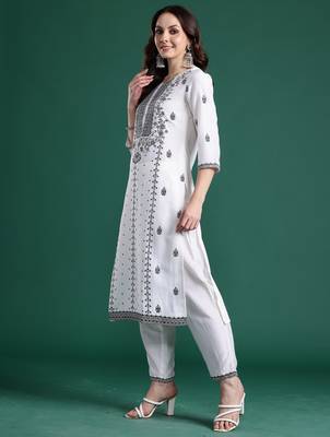 White woven design straight kurta trousers with dupatta set 3