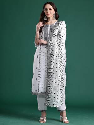 White woven design straight kurta trousers with dupatta set 4