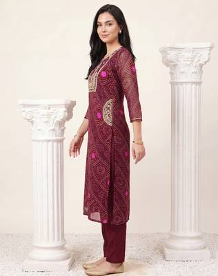 Burgundy embroidered straight kurta trousers with dupatta set 4