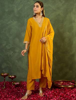 Yellow embroidered straight kurta trousers with dupatta set 1