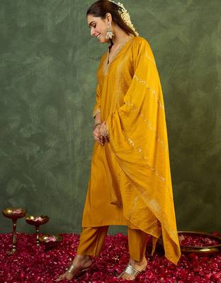 Yellow embroidered straight kurta trousers with dupatta set 3