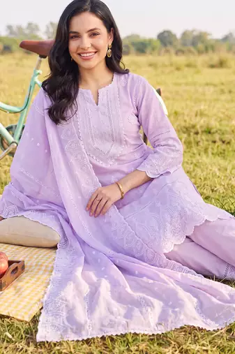 Lavender embroidered straight kurta trousers with dupatta set