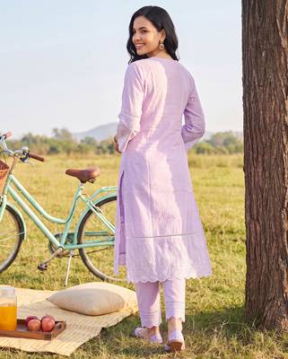 Lavender embroidered straight kurta trousers with dupatta set 3