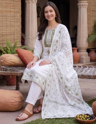 White embroidered straight kurta trousers with dupatta set 1