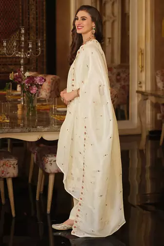 Cream embroidered straight kurta trousers with dupatta set