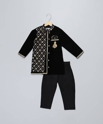 black velvet embroidered kurta set 1
