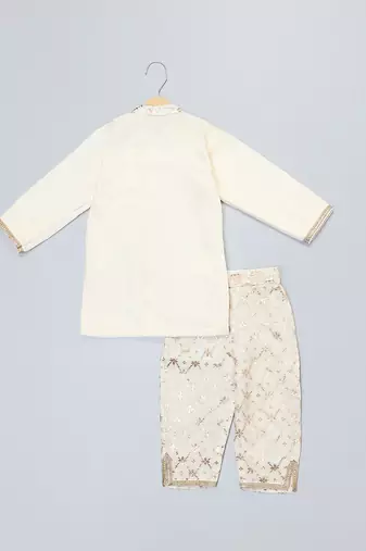 Off white embroidered velvet kurta set