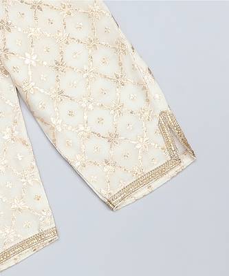 Off white embroidered velvet kurta set 6