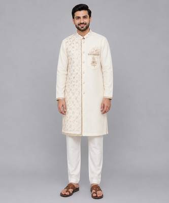 Off white embroidered velvet kurta set 8