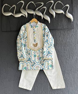 Off white printed cotton silk kurta set 3