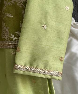 Lime green embroidered cotton silk Men Kurta Set 8