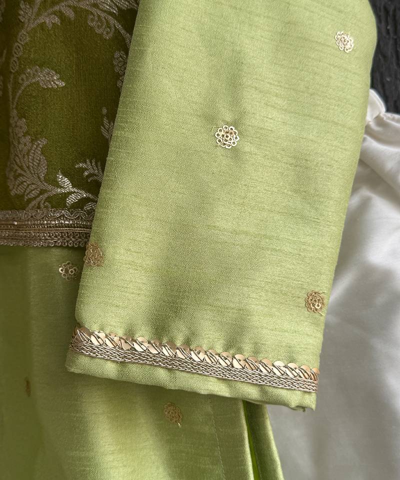 Lime green embroidered cotton silk Men Kurta Set