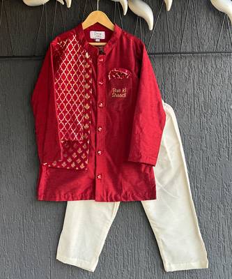 Maroon embroidered cotton silk kurta set 3