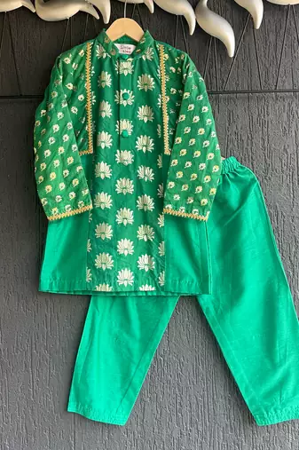 Parrot green printed chanderi kurta set