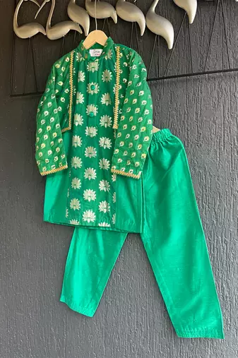 Parrot green printed chanderi kurta set