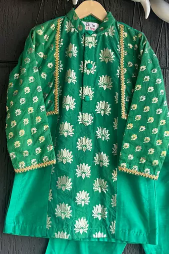 Parrot green printed chanderi kurta set
