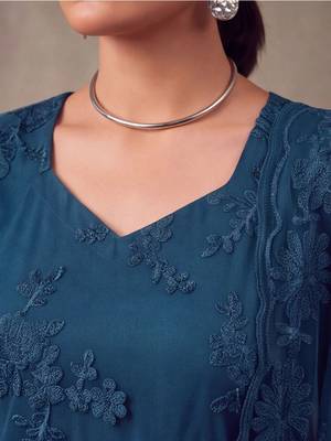 women embroidered regular thread work kurta with trousers & dupatta 4