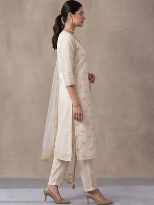 women ethnic motifs embroidered regular thread work kurta set 2