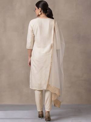 women ethnic motifs embroidered regular thread work kurta set 3