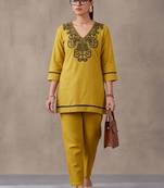 women ethnic motifs regular thread work cotton kurta with trousers