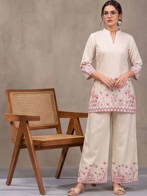 women floral printed regular kurta with palazzos 1
