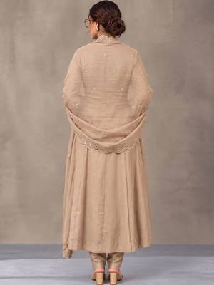 women ethnic embroidered empire thread work kurta with trousers with dupatta 3