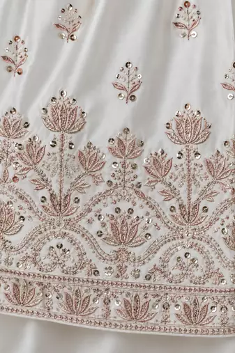 Elegant ivory embroidered kurta set for men