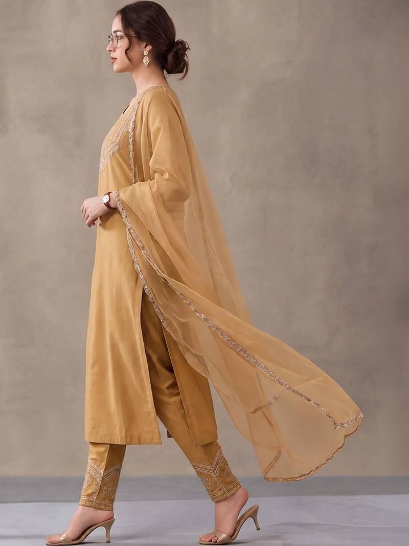 women ethnic motifs embroidered regular thread work kurta with trousers & dupatta