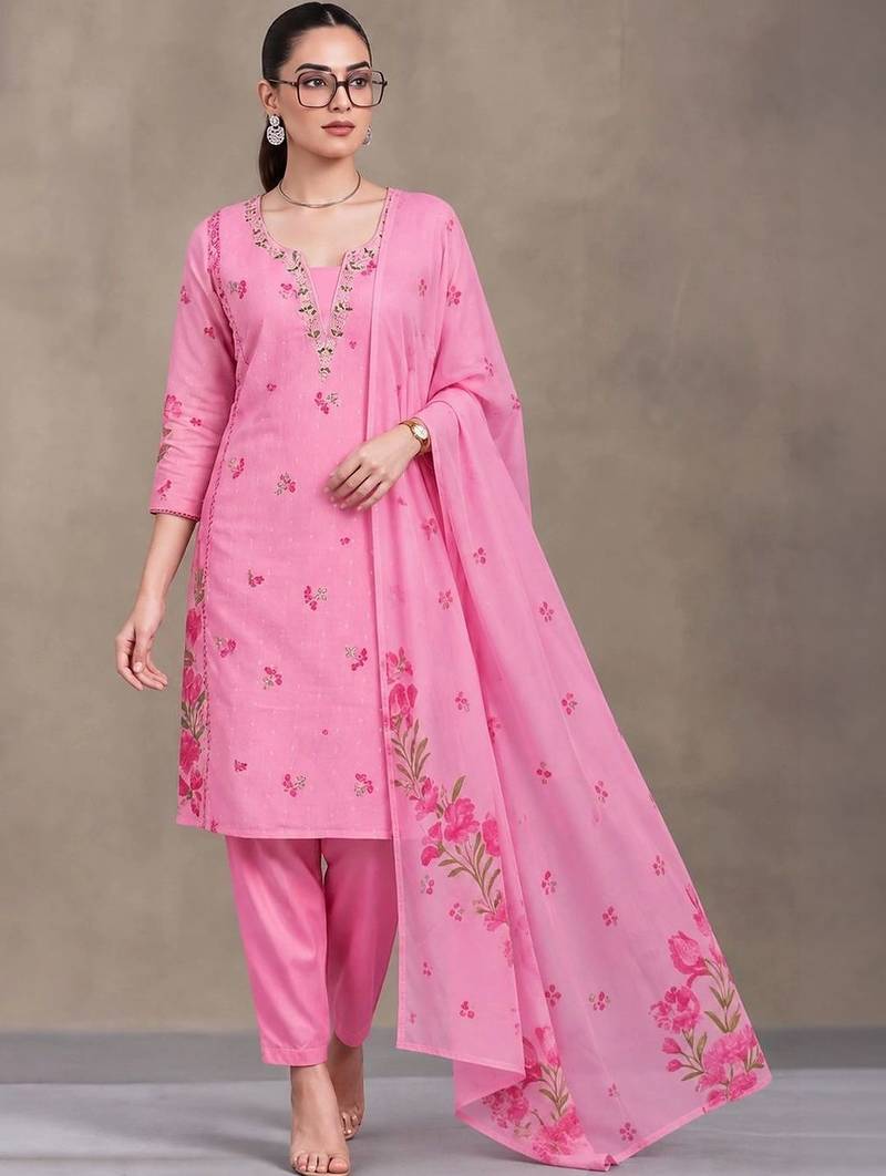 women floral embroidered regular thread work kurta with trousers & with dupatta
