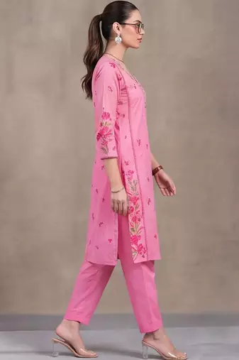 women floral embroidered regular thread work kurta with trousers & with dupatta