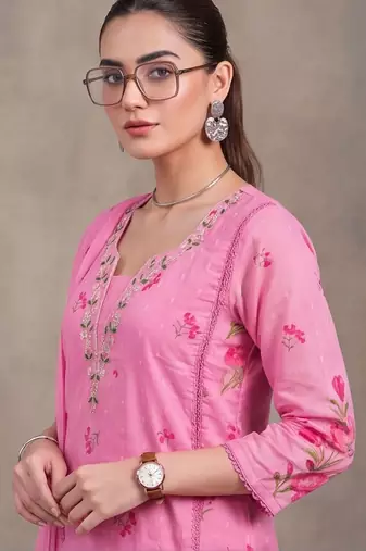 women floral embroidered regular thread work kurta with trousers & with dupatta
