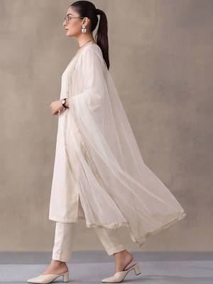 women ethnic motifs regular kurta with trousers with dupatta 2