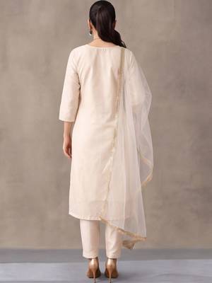 women ethnic motifs regular kurta with trousers with dupatta 3