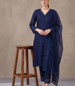 women ethnic motifs embroidered regular thread work kurta with trousers & with dupatta