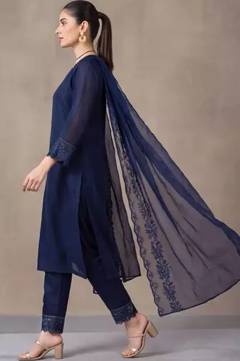 women ethnic motifs embroidered regular thread work kurta with trousers & with dupatta