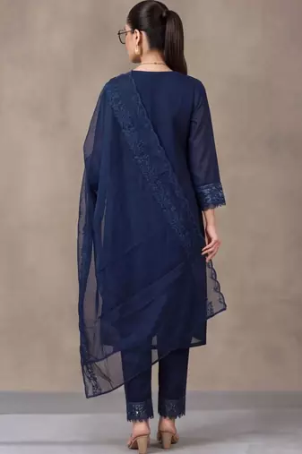 women ethnic motifs embroidered regular thread work kurta with trousers & with dupatta