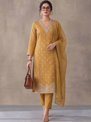 women ethnic motifs embroidered regular thread work kurta trousers & with dupatta 1