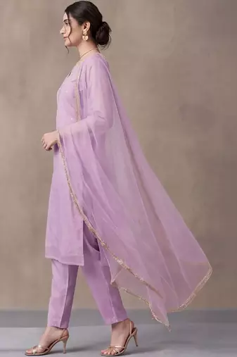 women ethnic motifs printed regular kurta with trousers & with dupatta