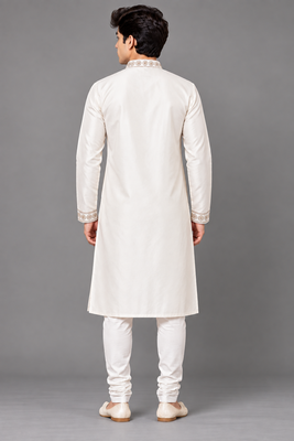 Royal ivory kurta set with all-over motifs 2