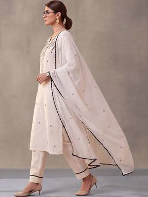 women ethnic motifs embroidered work cotton kurta & trousers with dupatta 2