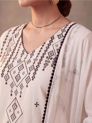 women ethnic motifs embroidered work cotton kurta & trousers with dupatta 4