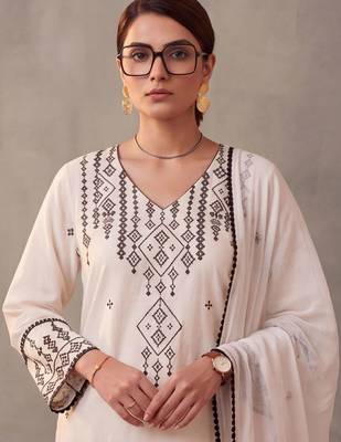 women ethnic motifs embroidered work cotton kurta & trousers with dupatta 6