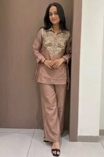 Peach silk blend readymade 2 piece set with embroidery & beads work