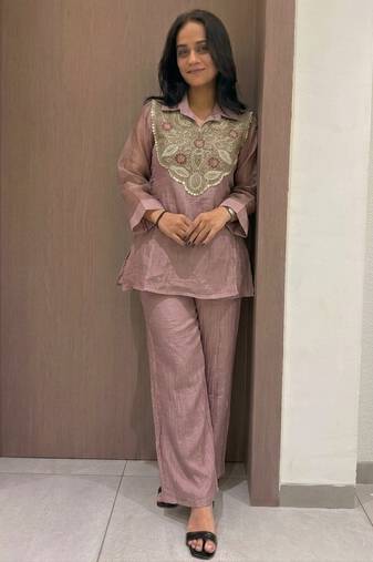 Pink silk blend readymade 2 piece set with embroidery & beads work