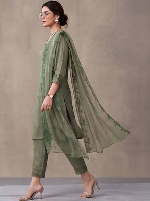women ethnic motifs embroidered regular thread work kurta & trousers with dupatta 2